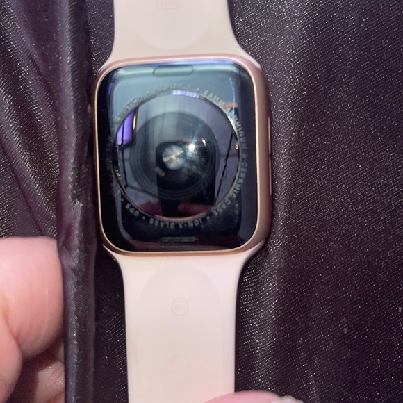 Apple Watch series 5 44 mm rose gold - Picture 2 of 5